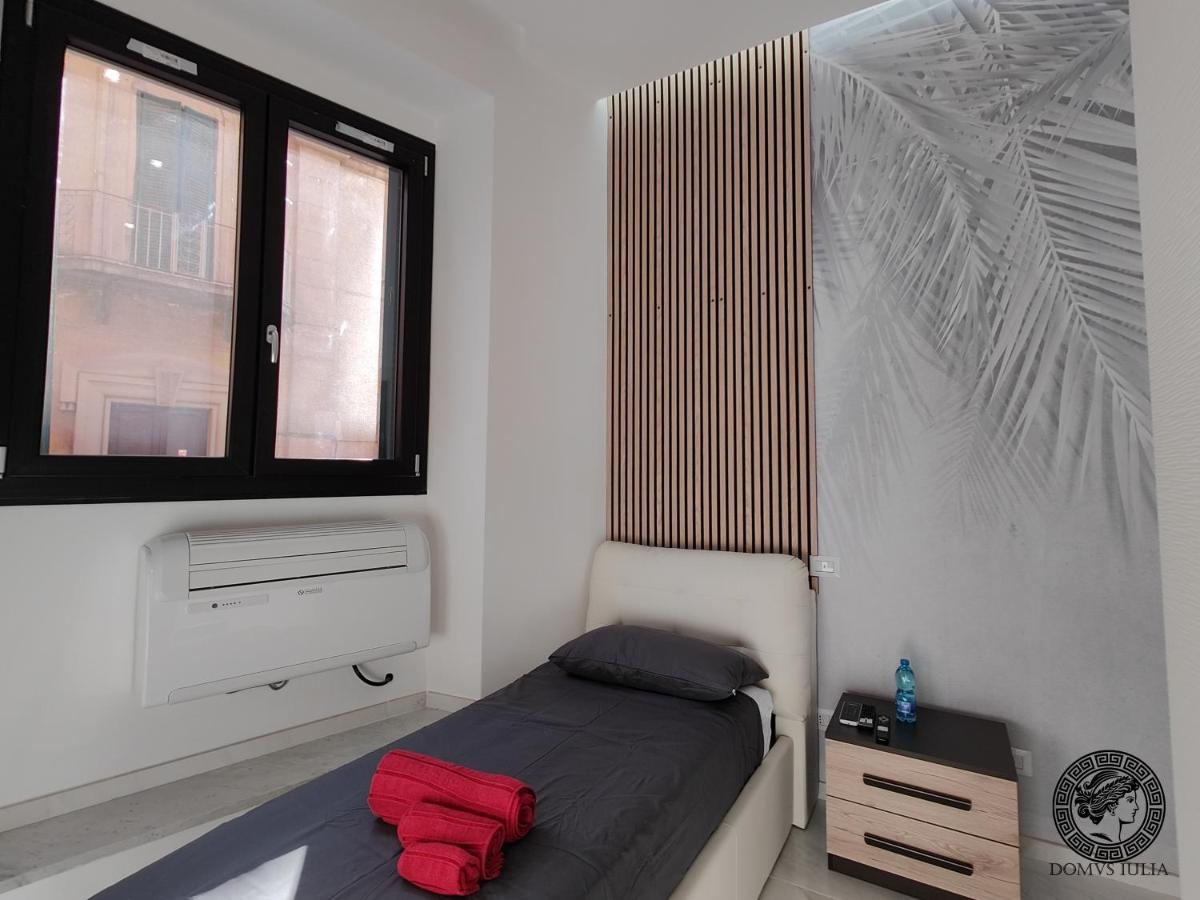 Domus Iulia - Colosseo Рим Екстер'єр фото
